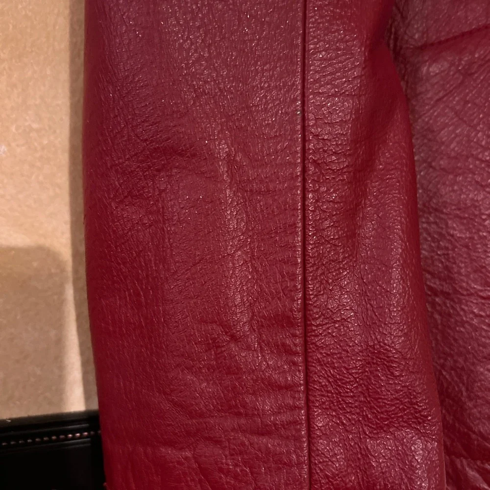 CBO New  York  Red w/ Gold Flakes Pencil Skirt - Picture 6 of 8